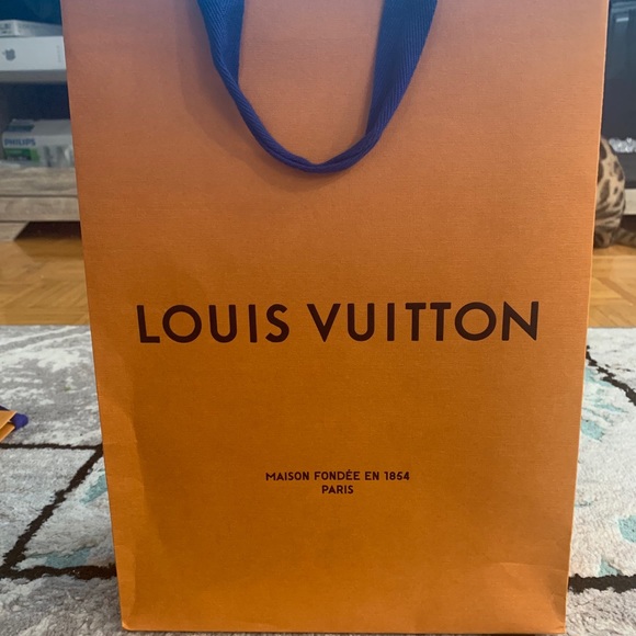 Lv shopping tote - Picture 3 of 4